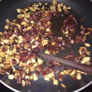 香菇腊肉饭的做法 步骤2