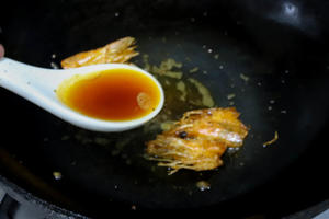 美极海鲜炒饭的做法 步骤5