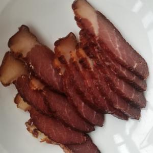 腊肉海鲜菇的做法 步骤1