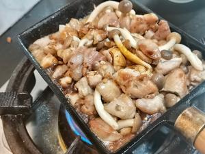铁板蟹味菇鸡肉粒的做法 步骤4