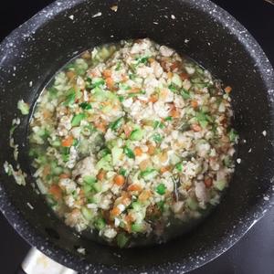 蔬菜香菇肉沫烩饭的做法 步骤7