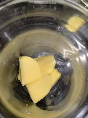 蟹味菇土豆排骨汤（一人食北鼎蒸炖锅食谱）的做法 步骤2