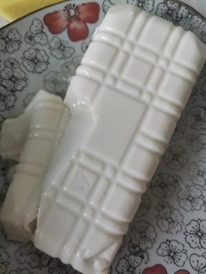 番茄虾滑豆腐海鲜菇汤的做法 步骤3