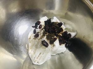 香烤蛋白舒芙蕾（抹茶、蔓越莓巧克力两种口味）???????的做法 步骤4