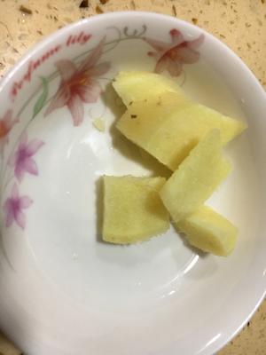花菇灵芝煲土鸡的做法 步骤3