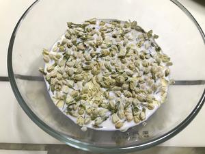 茉莉白巧克力布蕾的做法 步骤2