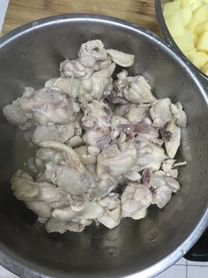 咖喱饭、鸡肉咖喱、便当饭配菜，详细版咖喱鸡的做法 步骤7