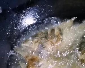 酥酥油炸罗非鱼的做法 步骤6
