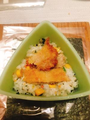 多出来的米饭和菜怎么办—罗森同款三角饭团?的做法 步骤7