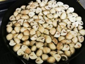 黑椒口蘑牛肉粒的做法 步骤3