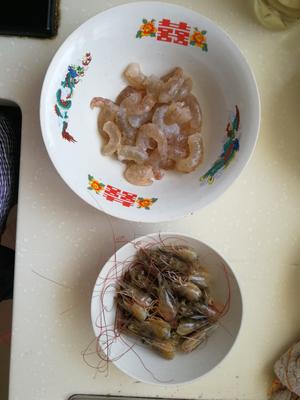 丝瓜袖珍菇虾滑汤的做法 步骤2