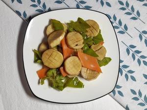 周末吃素点～三色藜麦饭，清炒藕片，青椒炒杏鲍菇，家常豆腐，茄汁白玉菇，白菜金针菇，杂菌丝瓜汤的做法 步骤3