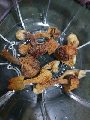 姬松茸花胶炖瘦肉的做法 步骤4