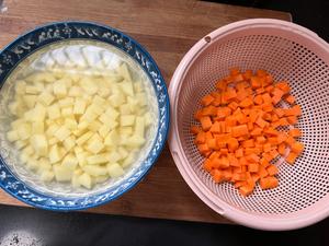 咖喱土豆牛腩盖浇饭的做法 步骤4