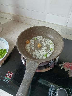 鲍鱼土豆胡萝卜盖浇饭 （辅食）的做法 步骤2