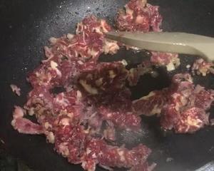 无敌下饭的牛肉滑蛋番茄盖饭的做法 步骤10