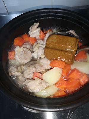 咖喱土豆鸡腿煲的做法 步骤11