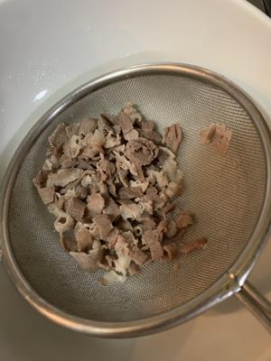 宝宝辅食之牛肉蔬菜烩饭的做法 步骤2