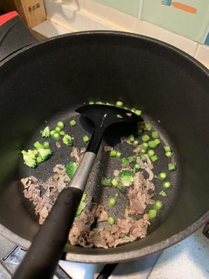 宝宝辅食之牛肉蔬菜烩饭的做法 步骤3