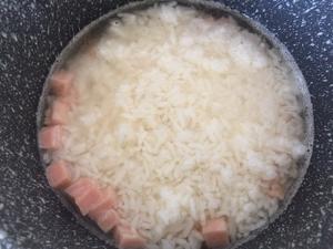 鸡汁虾仁火腿芝士烩饭+太太乐鲜鸡汁芝麻香油的做法 步骤6