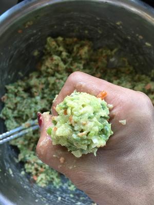 外酥里嫩༄「炸绿萝卜丸子」༄的做法 步骤10