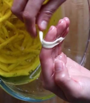 家庭版油炸小馓子（散子）的做法 步骤9