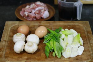 鸡肉鸡蛋盖浇饭（親子丼）的做法 步骤1