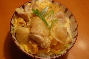 親子丼：鸡肉鸡蛋盖浇饭的做法 步骤8