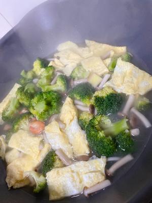 快手好吃的上汤西兰花的做法 步骤4