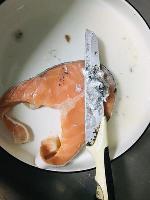 酱汁佳沃三文鱼盖饭的做法 步骤1