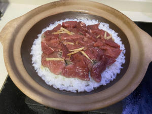 金沙牛肉煲仔饭(咸蛋黄)的做法 步骤5