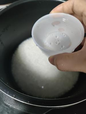 粤式煲仔饭（高压锅版）的做法 步骤2