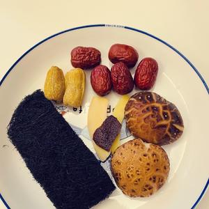眉豆花生鸡脚发菜汤的做法 步骤3