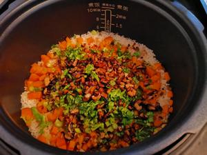 电饭煲沙茶牛肉煲仔饭（锅巴）的做法 步骤6