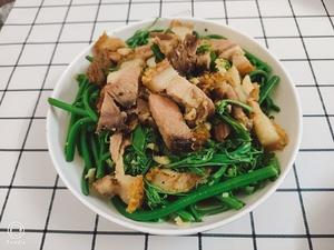 烧肉炒龙须菜的做法 步骤5