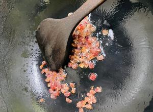 超治愈！番茄香肠芝士焗饭的做法 步骤2