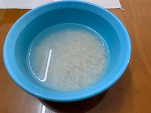 香肠煲仔饭的做法 步骤2