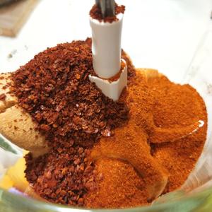 自制‼️万能『烧烤蘸料』✅的做法 步骤2