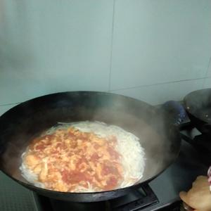 番茄鸡蛋面条的做法 步骤10