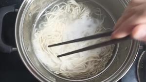 【碱水面条】可做凉面，热干面的做法 步骤7