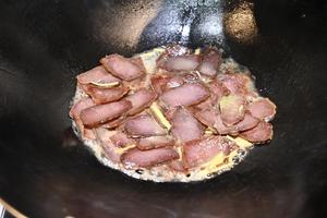 下酒神器|大蒜辣椒炒腊牛肉的做法 步骤6