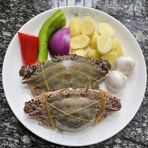 泰式咖喱蟹，咖喱梭子蟹，汤汁拌饭非常好吃的做法 步骤1