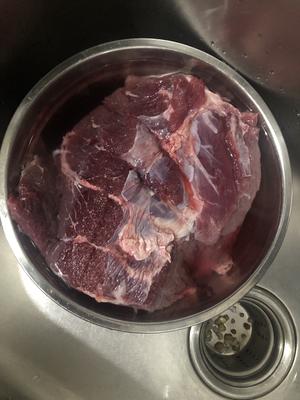 煮牛肉面的卤牛肉的做法 步骤1