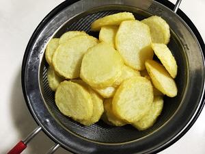 干锅土豆片的做法 步骤3