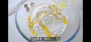 不用揉面！蓬松蒜香小餐包的做法 步骤5