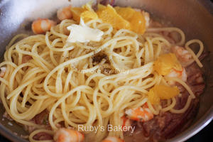 白葡萄酒海鲜意面（Seafood Pasta with White Wine）的做法 步骤10