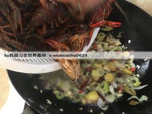 不放火锅底料的麻辣十三香小龙虾（附洗虾去虾线剥虾视频）的做法 步骤12