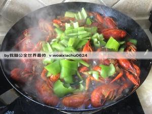 不放火锅底料的麻辣十三香小龙虾（附洗虾去虾线剥虾视频）的做法 步骤25