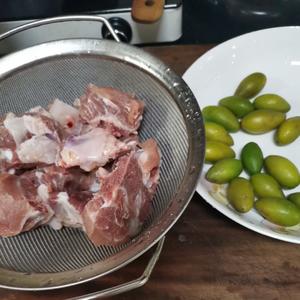 橄榄醉排骨的做法 步骤1