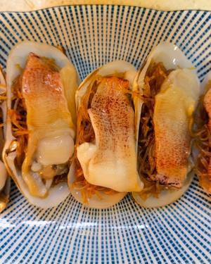 蒜蓉粉丝蒸象拔贝（扇贝虾带子也适用）的做法 步骤6